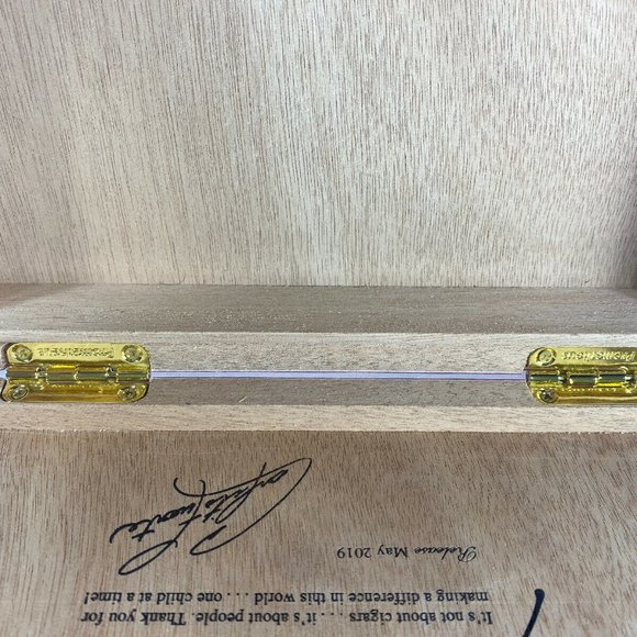 FOX OPUS6 FORBIDDEN X Cigar humidor - Picture 11 of 12